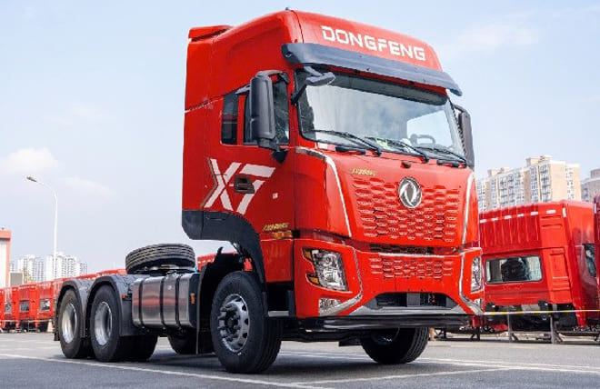 Hình 2: Xe đầu kéo Dongfeng X7 Yuchai 420HP