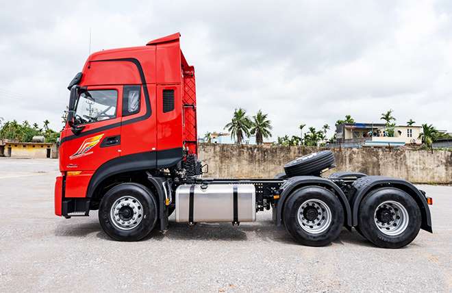 Hình 3: Xe Đầu Kéo 2 Cầu Dongfeng 420Hp