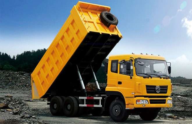 Hình 2: Xe Ben 3 Chân Dongfeng