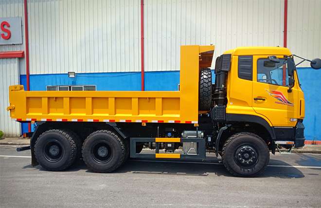Hình 6: Xe Ben 3 Chân Dongfeng