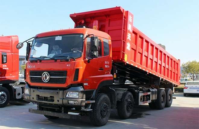 Hình 1: Xe Ben 4 Chân Dongfeng