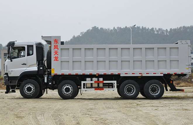 Hình 7: Xe Ben 4 Chân Dongfeng