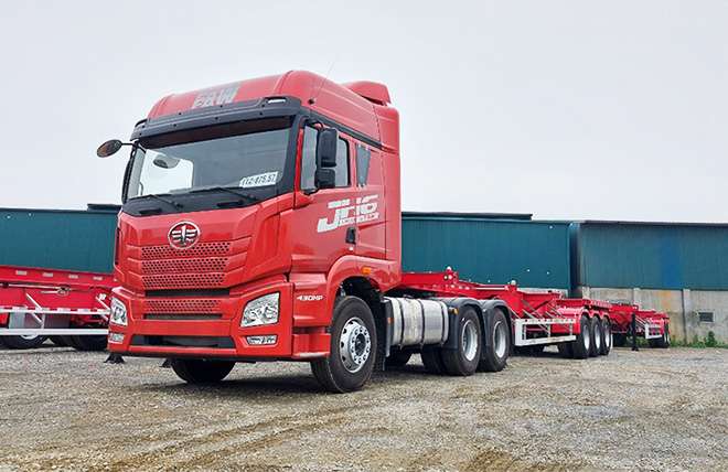 Hình 1: Xe Đầu Kéo Faw JH6 430Hp 