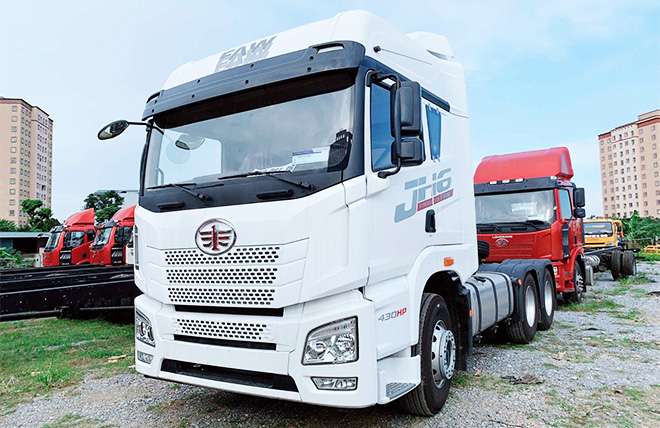 Hình 2: Xe Đầu Kéo Faw JH6 430Hp 