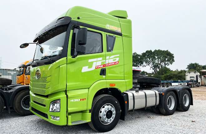 Hình 4: Xe Đầu Kéo Faw JH6 430Hp 