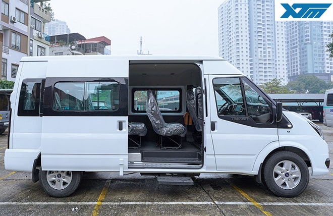 Hình 2: Xe Ford Transit 16 Chỗ