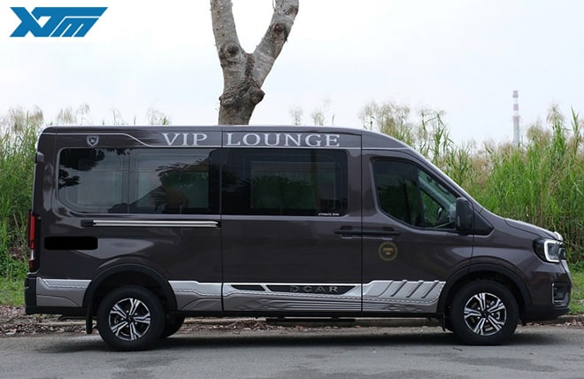Hình 3: Xe Ford Transit Limousine 10 Chỗ