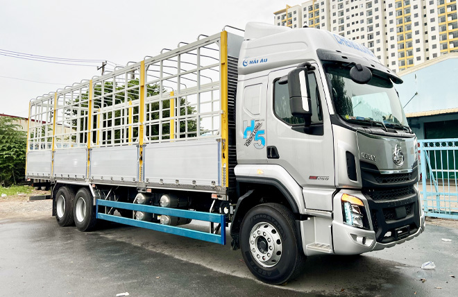 Giá Chenglong 3 Chân 6x2 H5 260Hp Mui Bạt Bửng Nhôm 9m9 Tải 14.3 Tấn