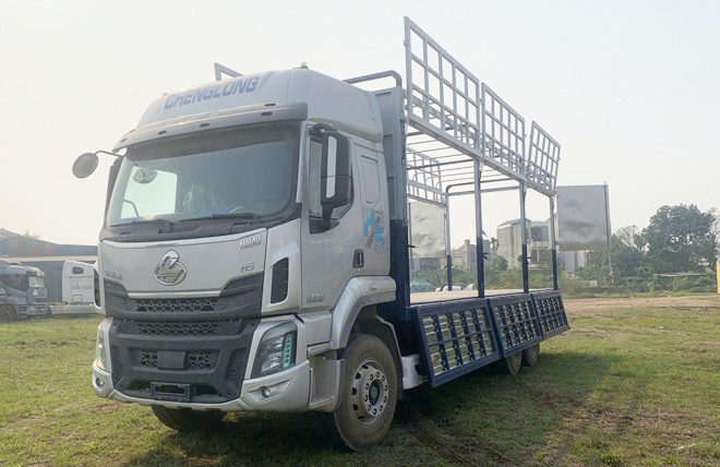 Giá Chenglong 3 Chân 6x2 H5 260Hp Mui Bạt Mở Vỉ Trên 8m3 Tải 14.9 Tấn