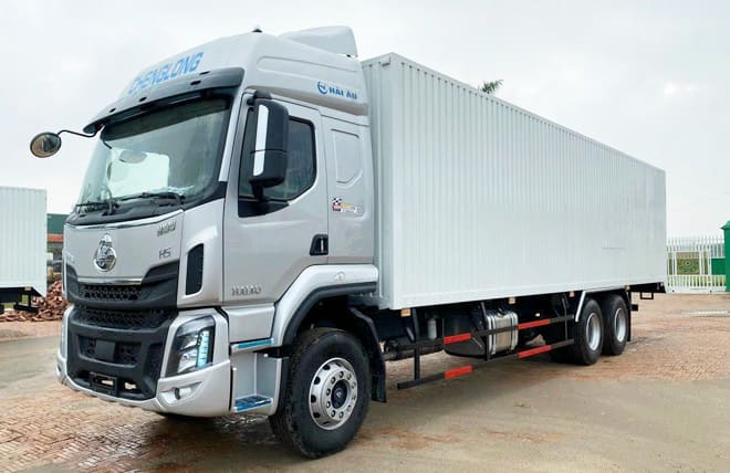 Giá Chenglong 3 Chân 6x2 H5 260Hp Thùng Kín Cont 3 Cửa Hông 9m9 Tải 13.5 Tấn