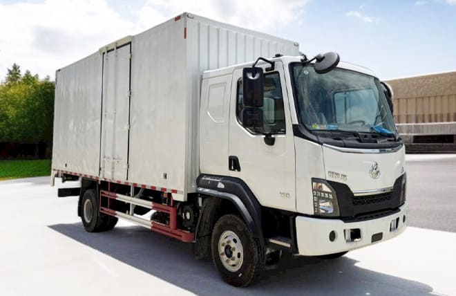 Giá Chenglong L3 160Hp Thùng Kín 5m8 Tải 5 Tấn