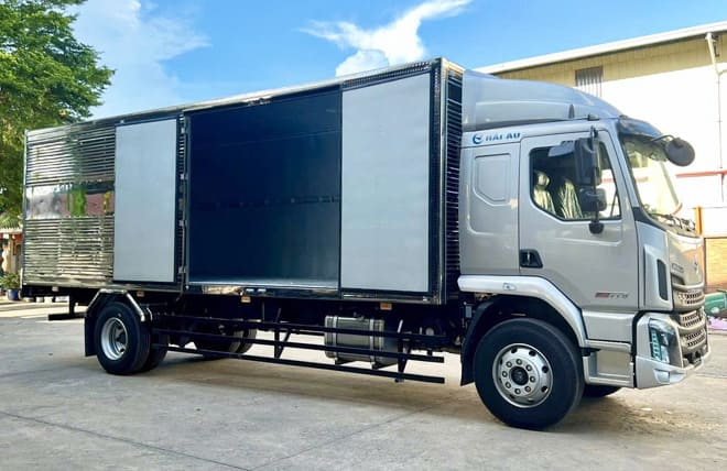 Giá Lăn Bánh Chenglong 9.3 Tấn M3 170Hp Thùng Inox 7m4