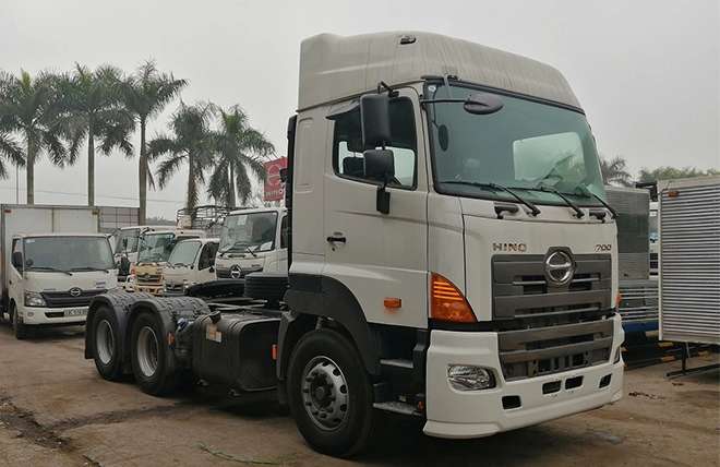 Hình 1: Đầu Kéo 2 Cầu Hino 700 SS2P