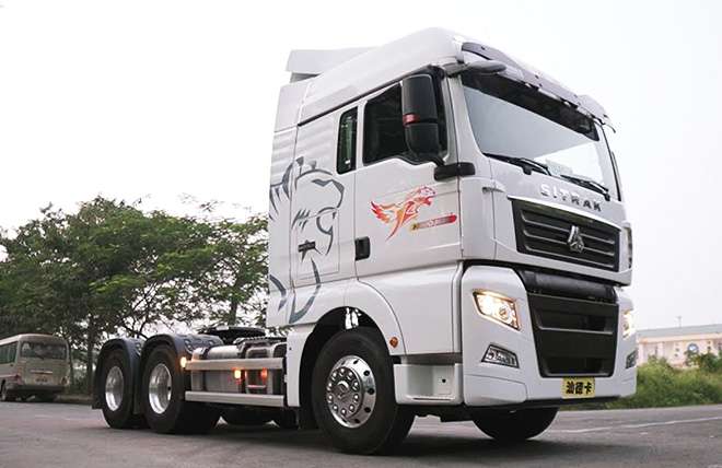 Hình 4: Xe Đầu Kéo 2 Cầu Howo 540 Hp