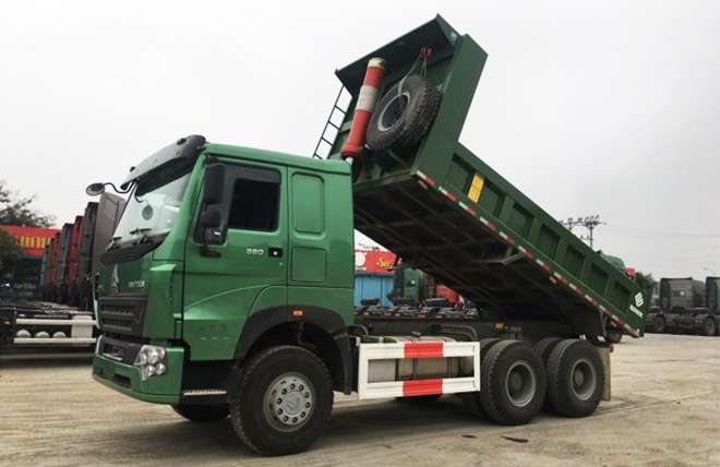 Hình 1: Xe Ben 3 Chân Howo