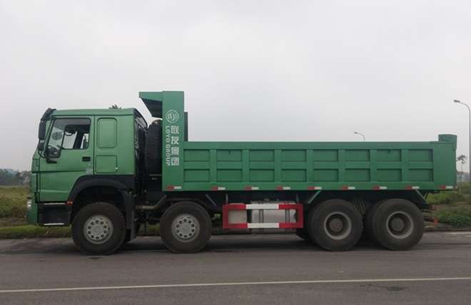 Hình 3: Xe Ben 4 Chân Howo