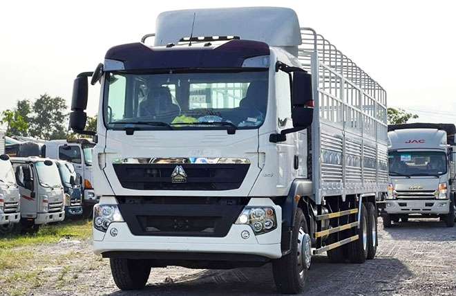 Hình 1: Xe Tải Howo 3 Chân 15 Tấn
