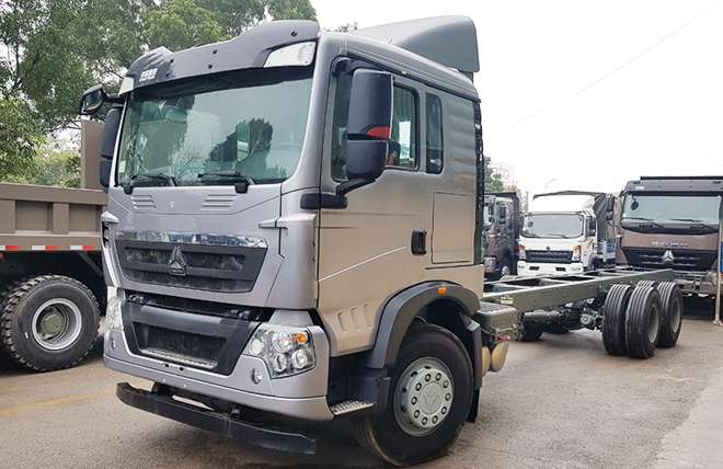 Hình 5: Xe Tải Howo 3 Chân 15 Tấn