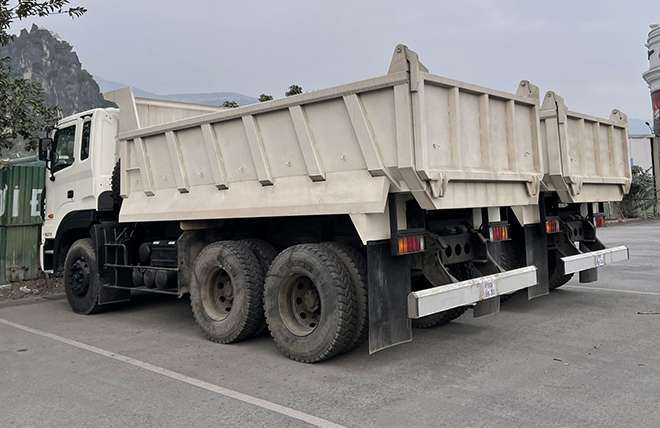 Hình 4: Xe Ben 3 Chân Hyundai HD270