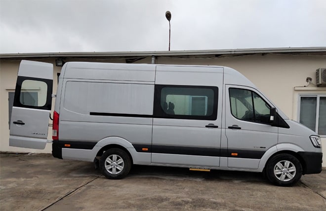 Hình 2: Xe Tải Van Hyundai Solati 6 Chỗ Tải Trọng 940kg