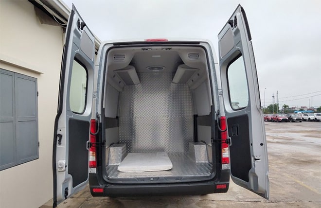 Hình 5: Xe Tải Van Hyundai Solati 6 Chỗ Tải Trọng 940kg