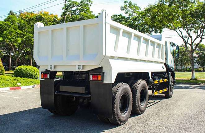 Hình 4: Xe Ben 3 Chân Isuzu FVZ