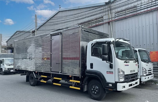 Hình 6: Xe Tải Isuzu FRR90 7 Tấn