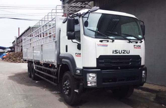Hình 3: Xe Tải Isuzu FVM 3 Chân 6x2 15 Tấn