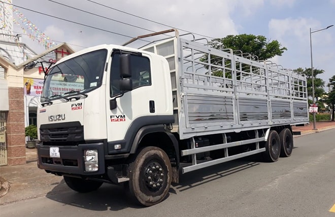 Hình 6: Xe Tải Isuzu FVM 3 Chân 6x2 15 Tấn