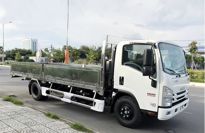 Hình 6: Xe Tải Isuzu NQR75H 5.5 Tấn