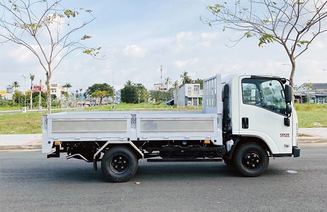 Hình 5: Xe Tải Isuzu QKR230 2.5 Tấn