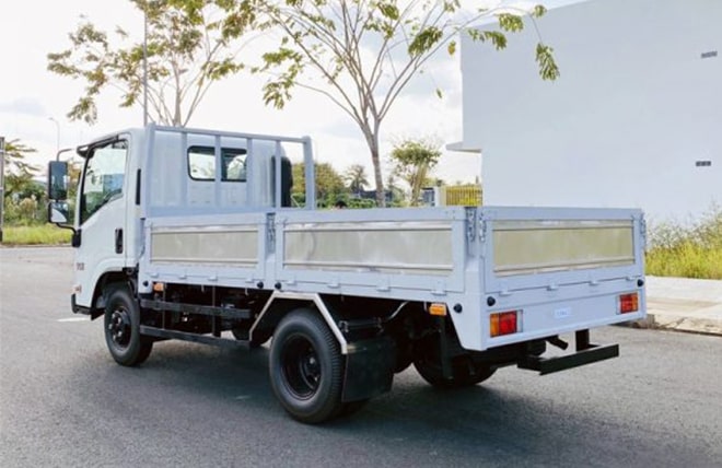 Hình 7: Xe Tải Isuzu QKR230 2.5 Tấn