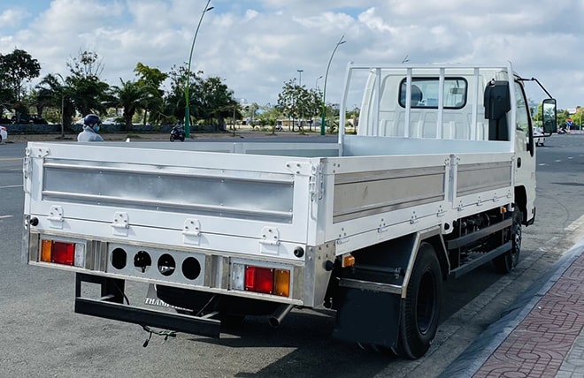 Hình 7: Xe Tải Isuzu QKR230 950Kg