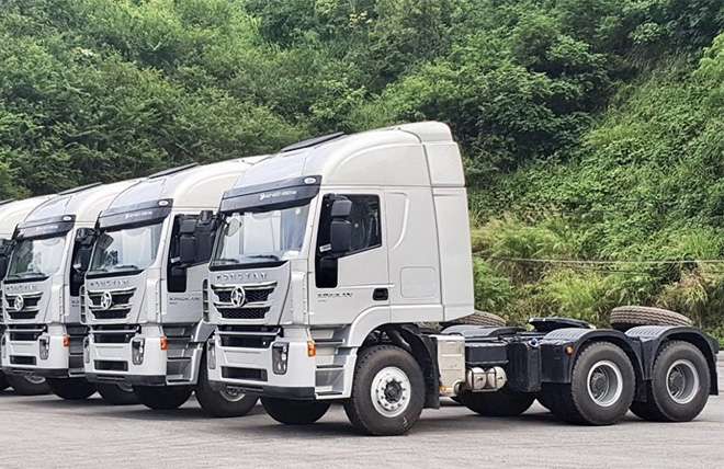 Hình 6: Đầu Kéo 2 Cầu Iveco Hongyan 430Hp