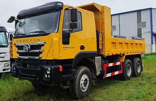 Hình 1: Xe Ben 3 Chân Iveco Hongyan 390Hp