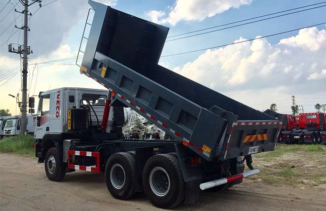 Hình 5: Xe Ben 3 Chân Iveco Hongyan 390Hp