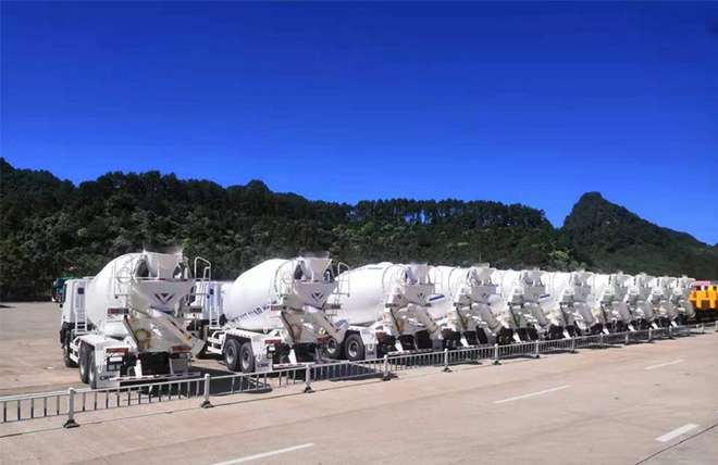 Hình 6: Xe Bồn Trộn Bê Tông Iveco Hongyan 10 Khối