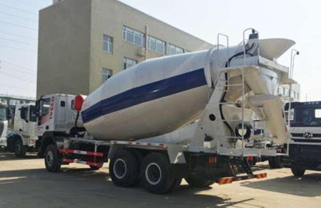 Hình 5: Xe Bồn Trộn Bê Tông Iveco Hongyan 7 Khối