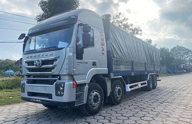 Hình 2: Xe Tải Iveco Hongyan 4 Chân 18 Tấn