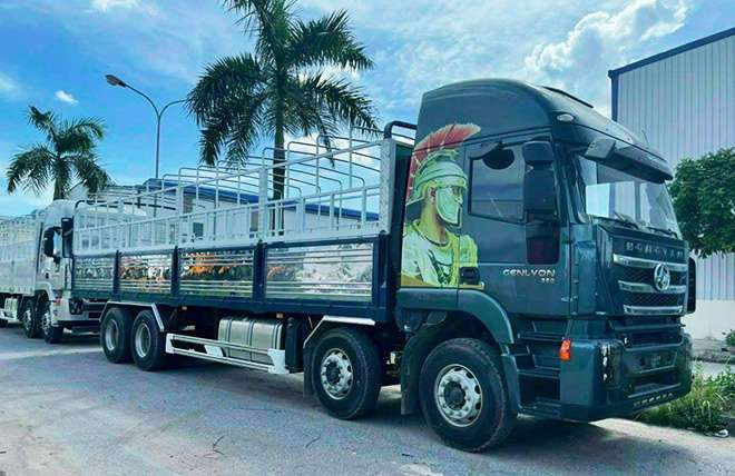 Hình 4: Xe Tải Iveco Hongyan 4 Chân 18 Tấn