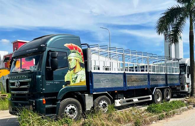 Hình 5: Xe Tải Iveco Hongyan 4 Chân 18 Tấn