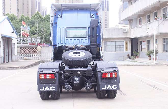 Hình 3: Xe Đầu Kéo 2 Cầu Jac 480Hp