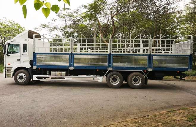 Hình 6: Xe Tải Jac 3 Chân 15 Tấn