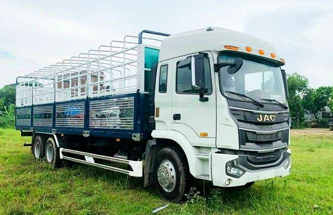 Hình 3: Xe Tải Jac 3 Chân 15 Tấn