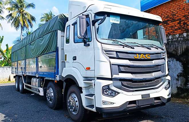 Hình 4: Xe Tải Jac 4 Chân 18 Tấn