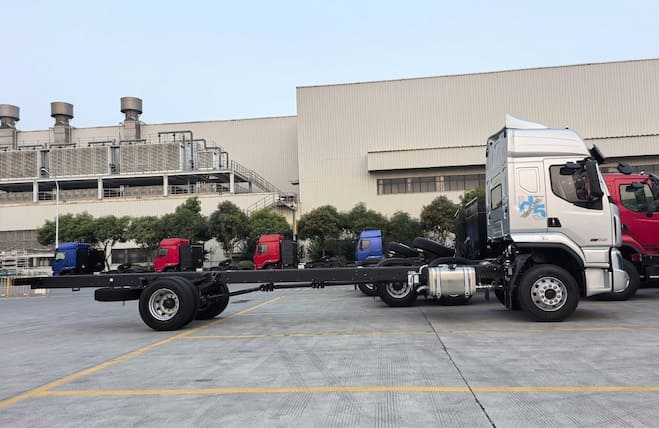 Hình 1: Xe Tải 8 Tấn Chenglong H5 240Hp