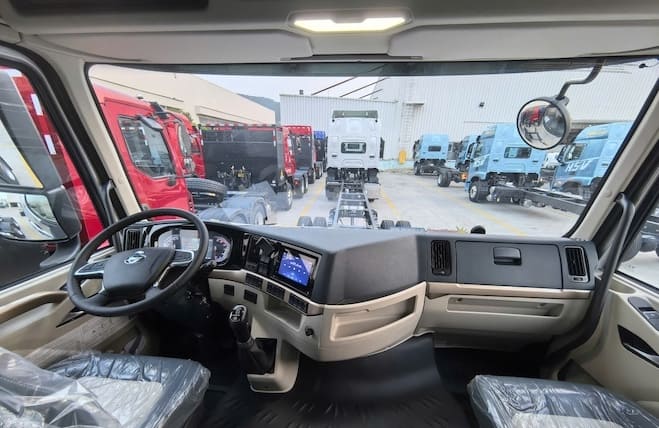 Hình 2: Xe Tải 8 Tấn Chenglong H5 240Hp