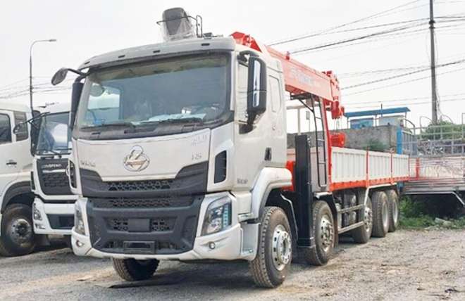 Hình 9: Chenglong H5 5 Chân 13 Tấn Gắn Cần Cẩu Kanglim 15 Tấn