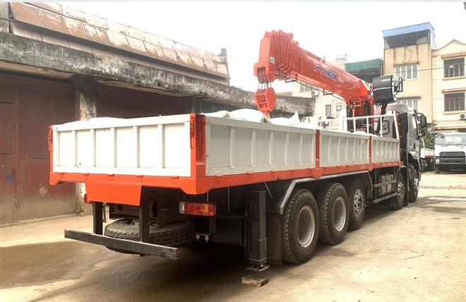 Hình 3: Chenglong H5 5 Chân 13 Tấn Gắn Cần Cẩu Kanglim 15 Tấn