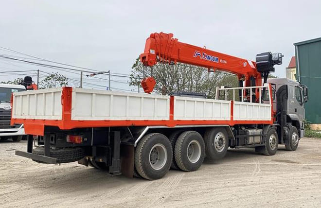 Hình 4: Chenglong H5 5 Chân 13 Tấn Gắn Cần Cẩu Kanglim 15 Tấn